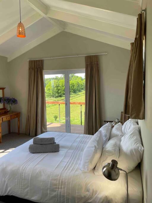 Protea Loft - Romantic Stay - No Load Shedding ฮิลตัน ภายนอก รูปภาพ